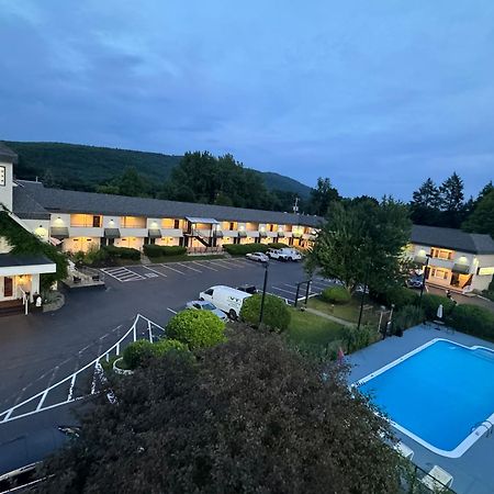 The Black Mountain Inn Brattleboro Bagian luar foto