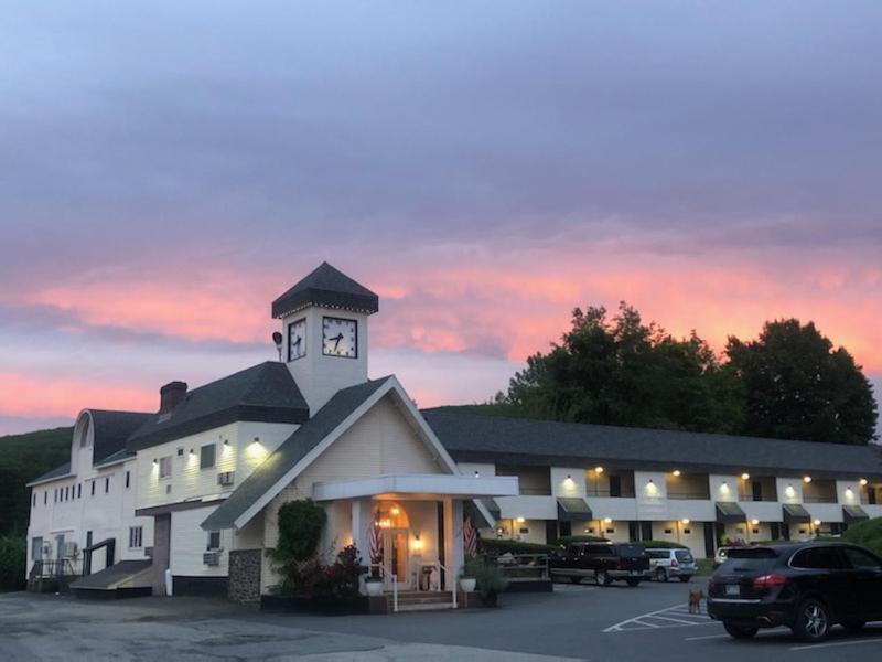 The Black Mountain Inn Brattleboro Bagian luar foto